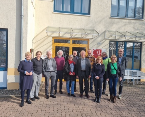 Die Mitglieder der einzelnen Landesverbände des DTKV vor dem Cityhotel in Aschersleben, sowie bei dem Treffen
