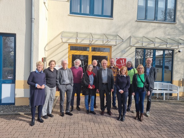 Die Mitglieder der einzelnen Landesverbände des DTKV vor dem Cityhotel in Aschersleben, sowie bei dem Treffen